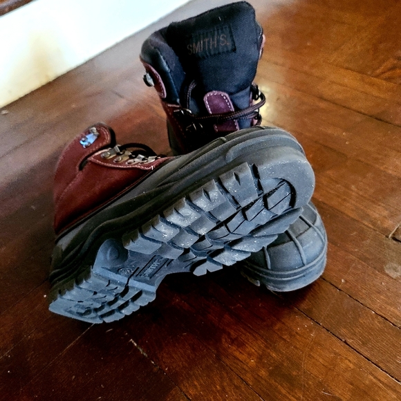 Boots - Picture 5 of 6